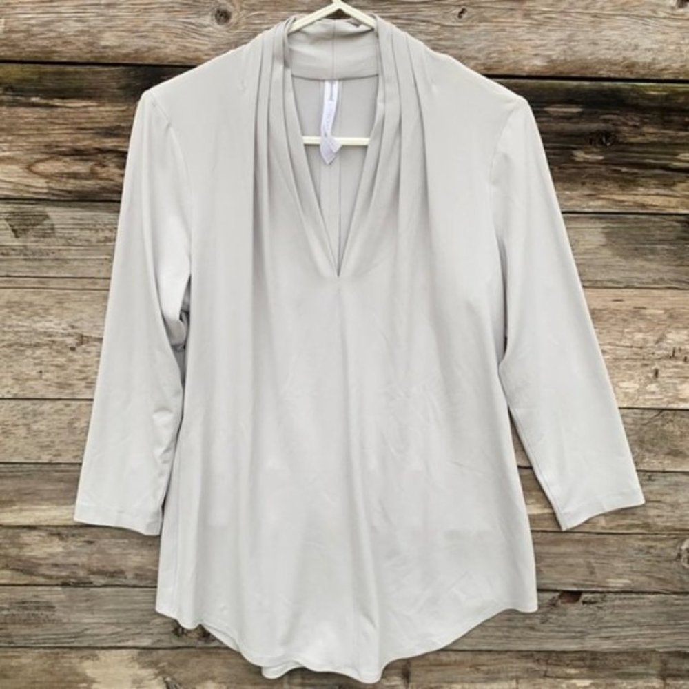 Stunning Iris Setlakwe Gray Italian Matte Jersey Blouse - Sz M